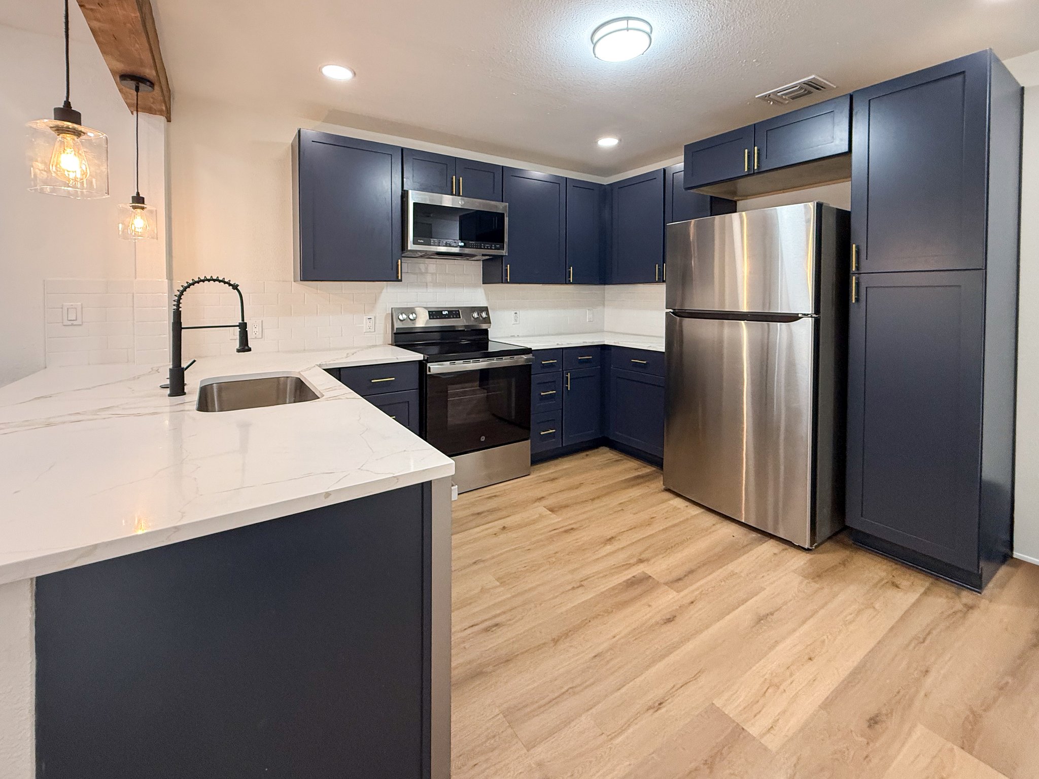 San Antonio House: 271 Oelkers