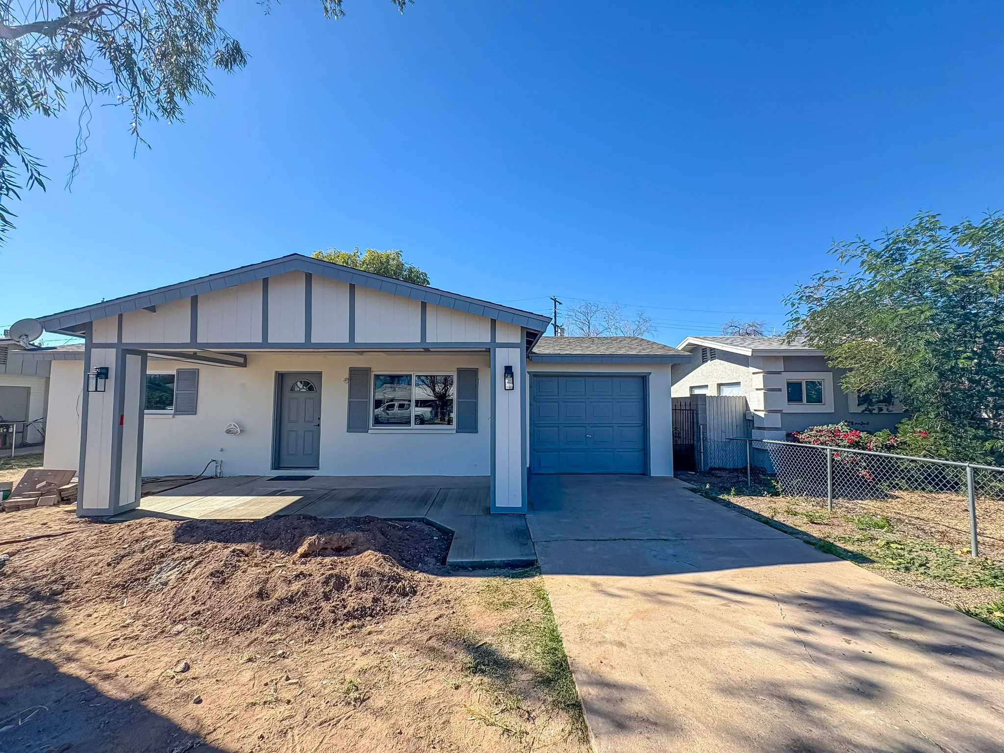 Mesa House: 458 S Mulberry