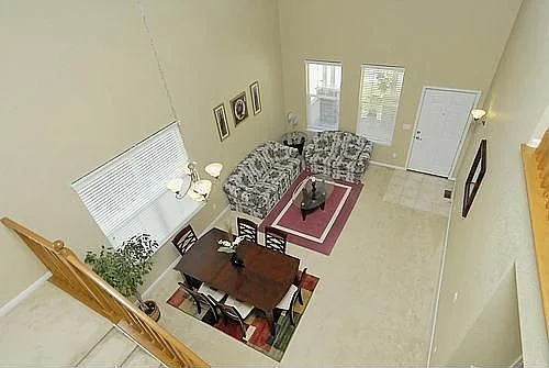 Gilbertown House: 80 James St