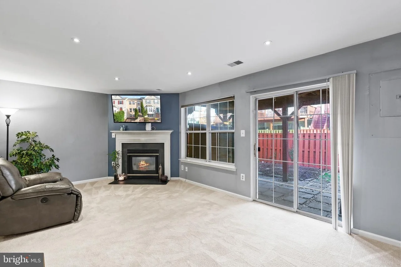 Fairfax Townhome: 13138 Quail Creek Ln