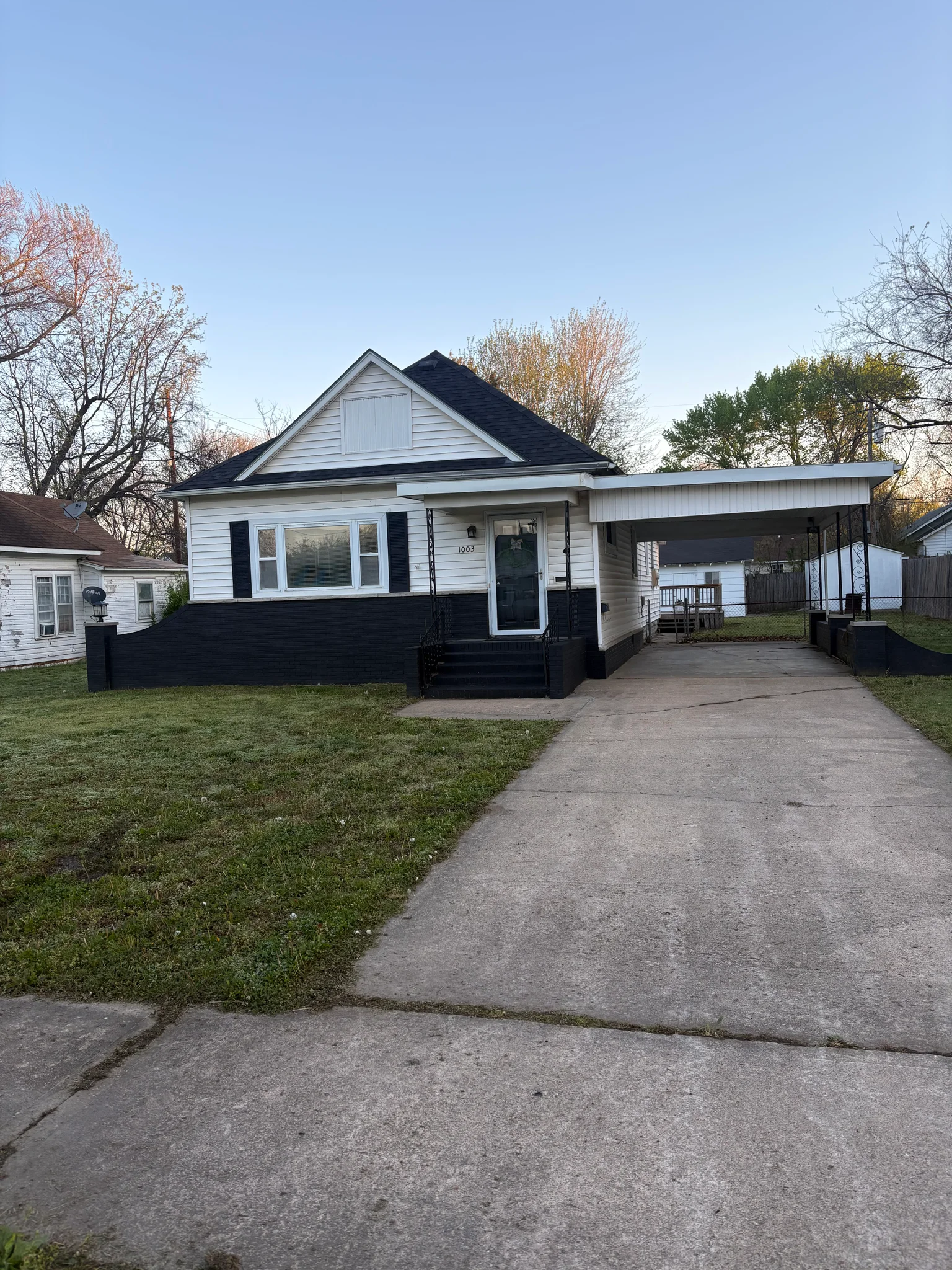 Pittsburg House: 1003 E 9th Street