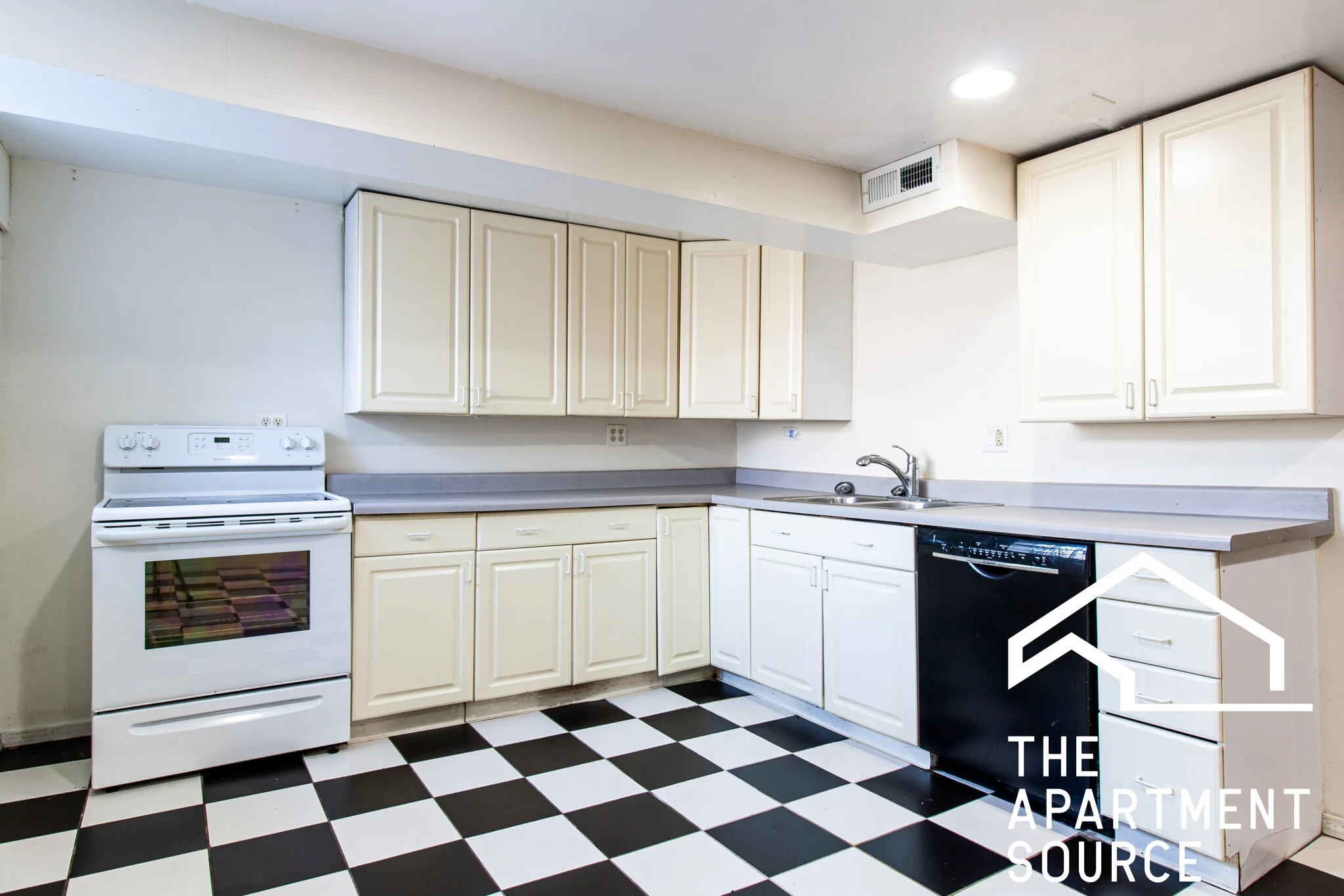 Chicago Condo: 826 W Dakin