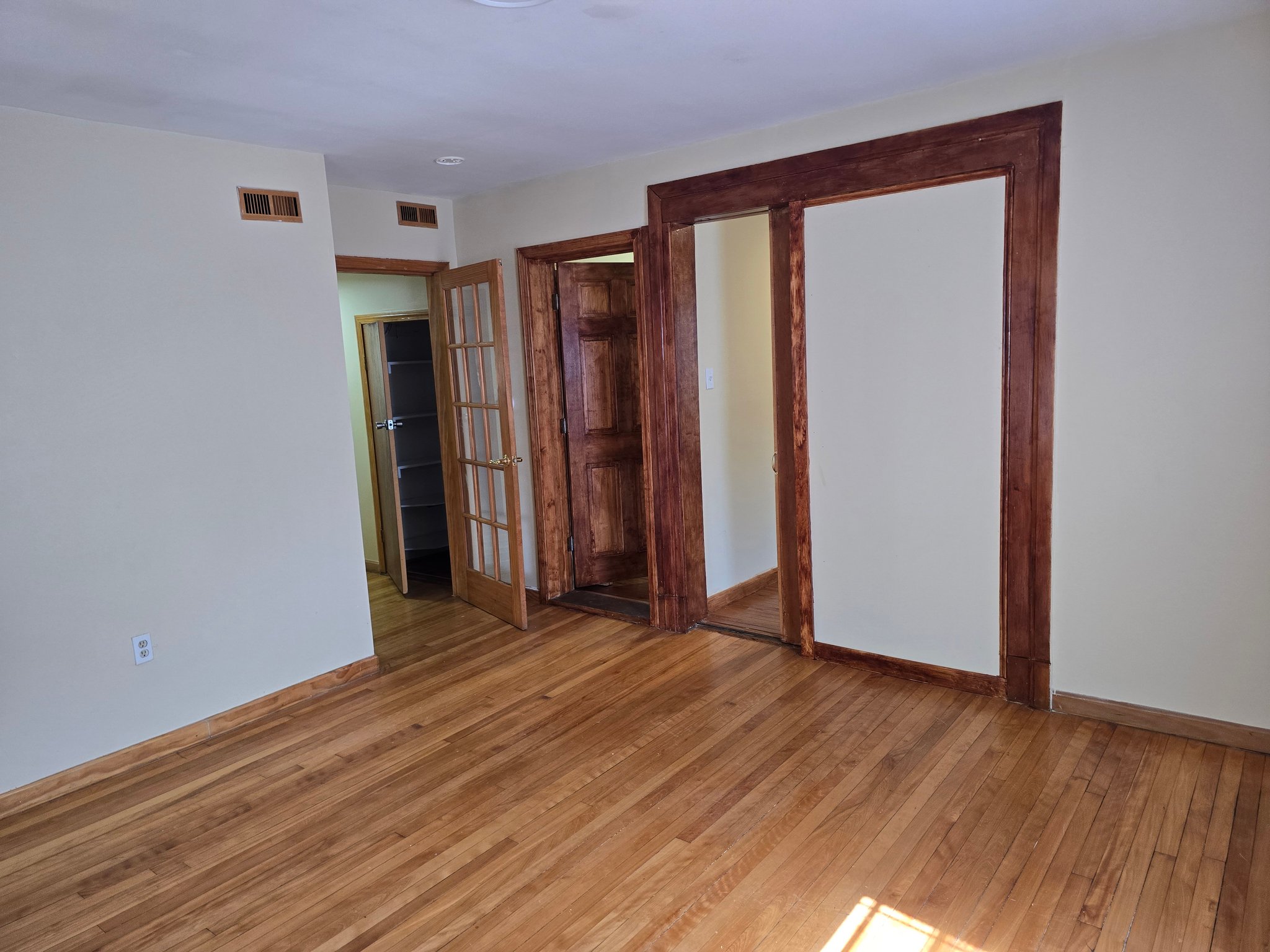Worcester Apartment: 27 Shelby St