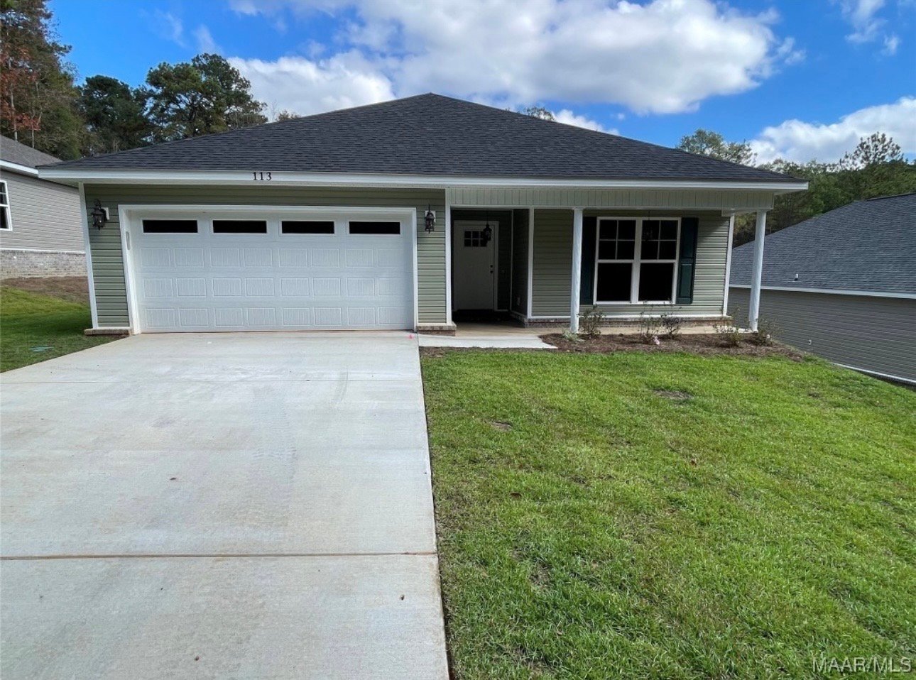 Daleville House: 113 Curtis Cir