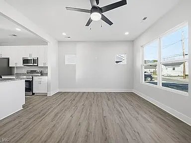 Suffolk House: 309 Webb Street