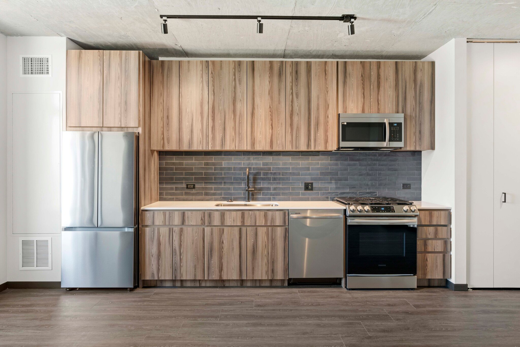 Chicago Condo: 149 N Ashland