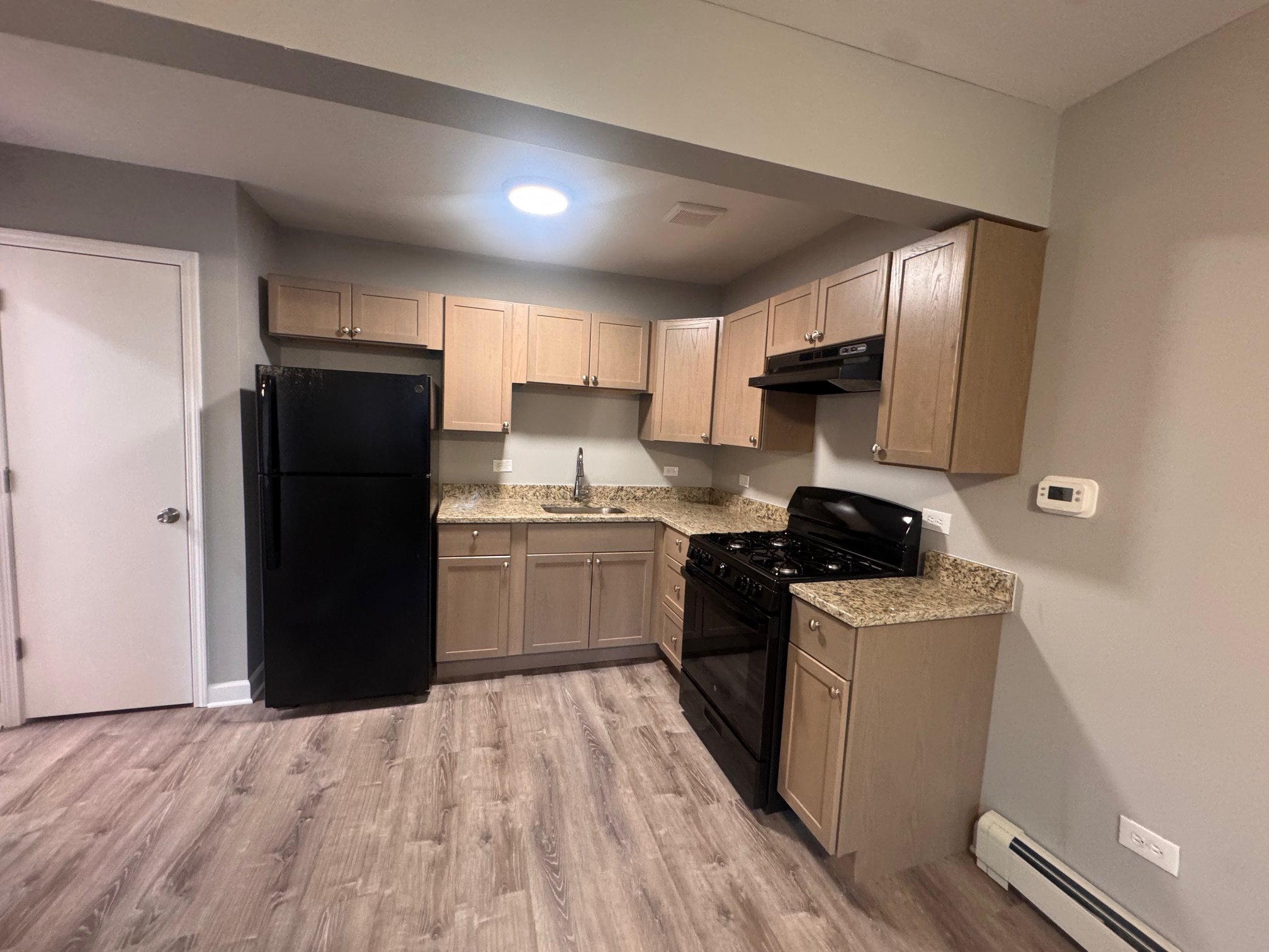 South Chicago Heights Apartment: 3341 Commercial Ave