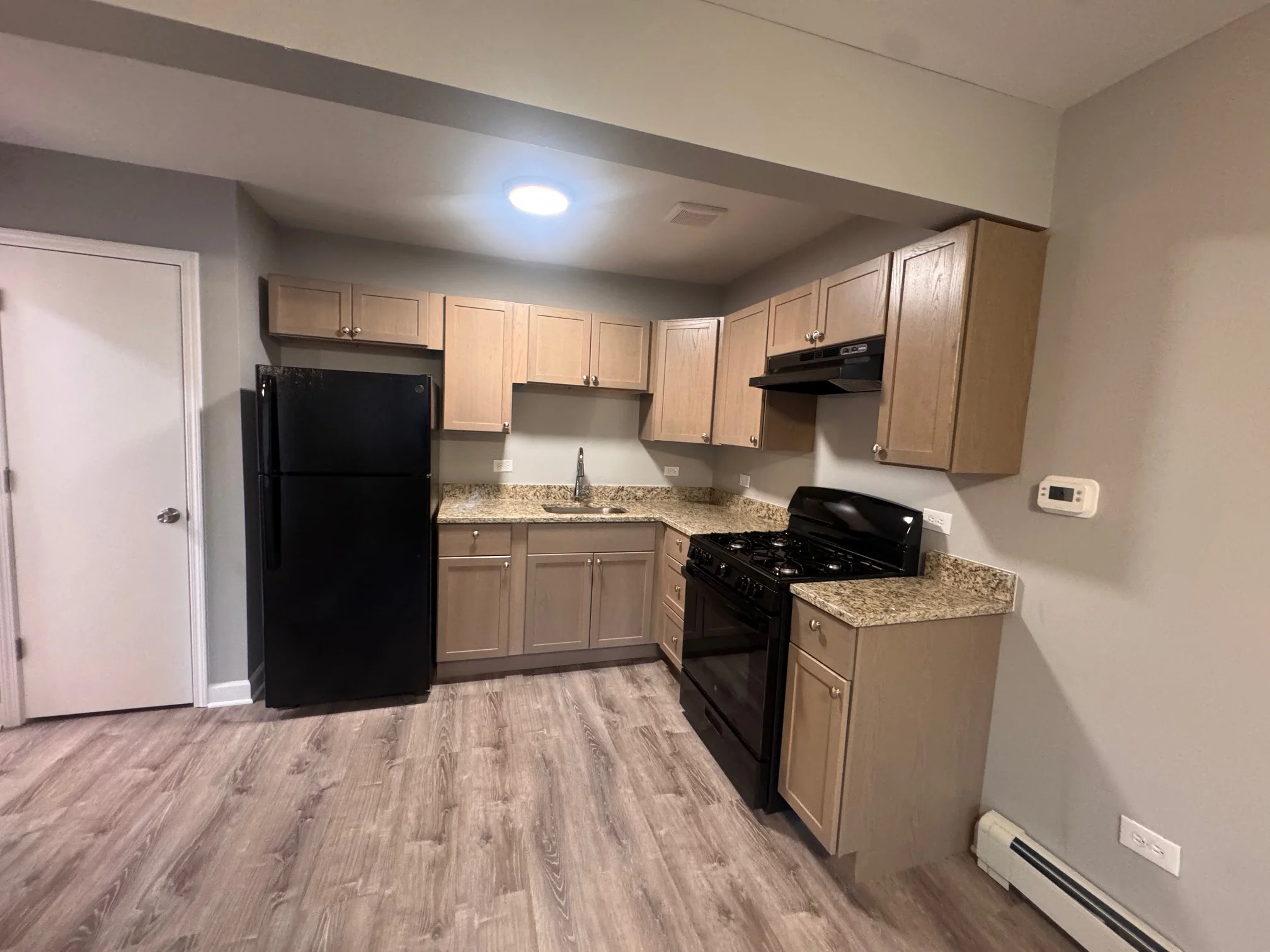 South Chicago Heights Apartment: 3341 Commercial Ave