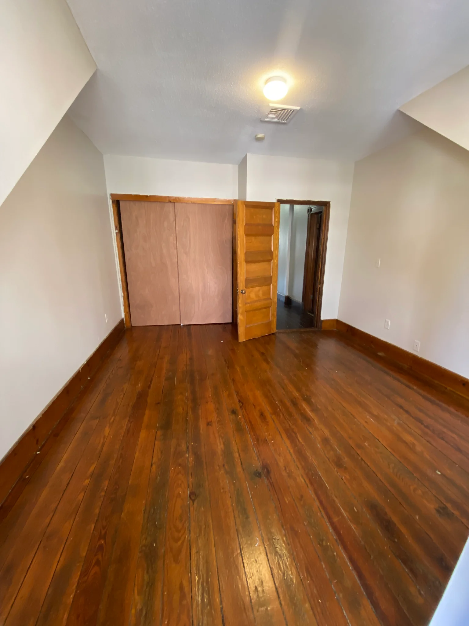 Hartford Apartment: 442 Farmington ave
