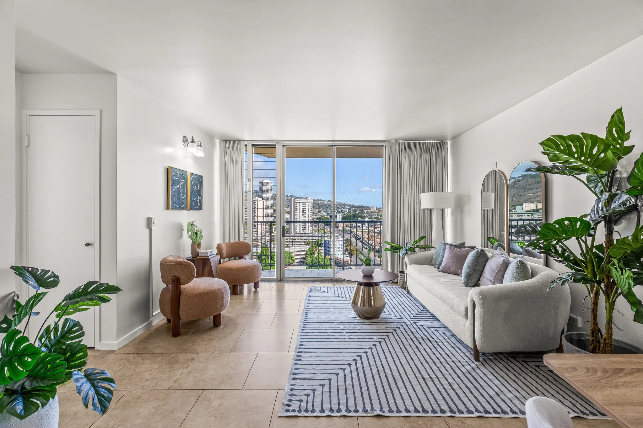 Honolulu Condo: 2474 Kapiolani Blvd.
