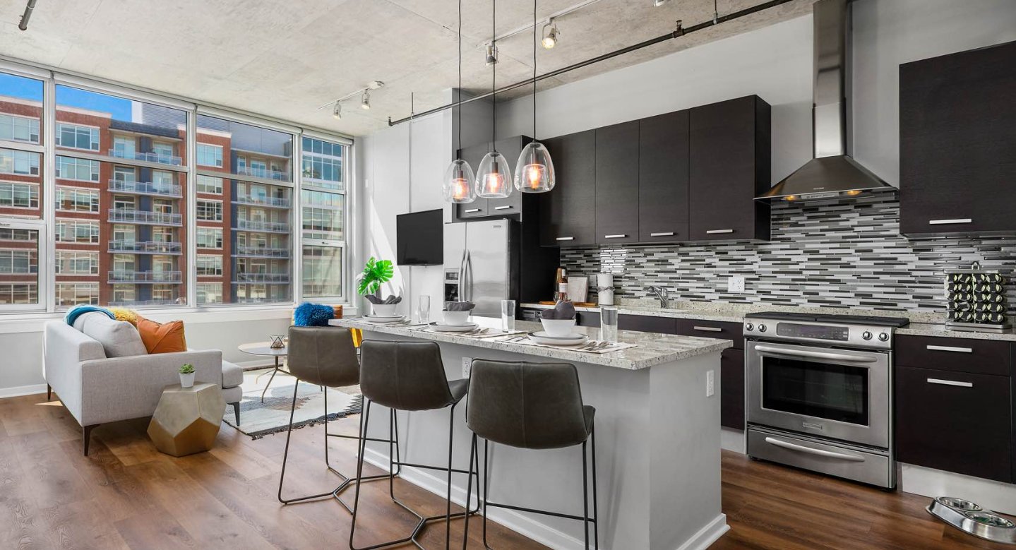 Chicago Condo: 148 W Roosevelt Rd