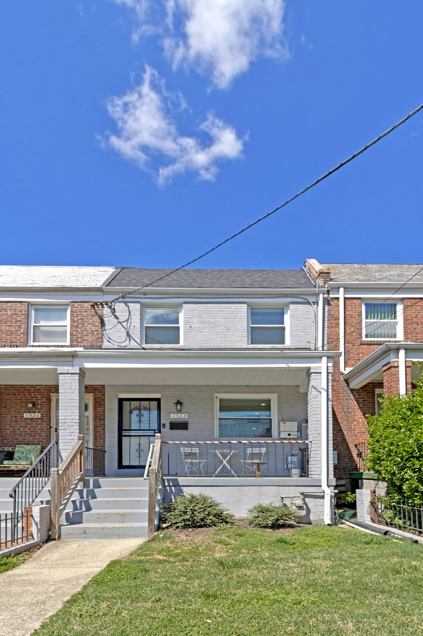 Washington Townhome: 1328 Downing St NE