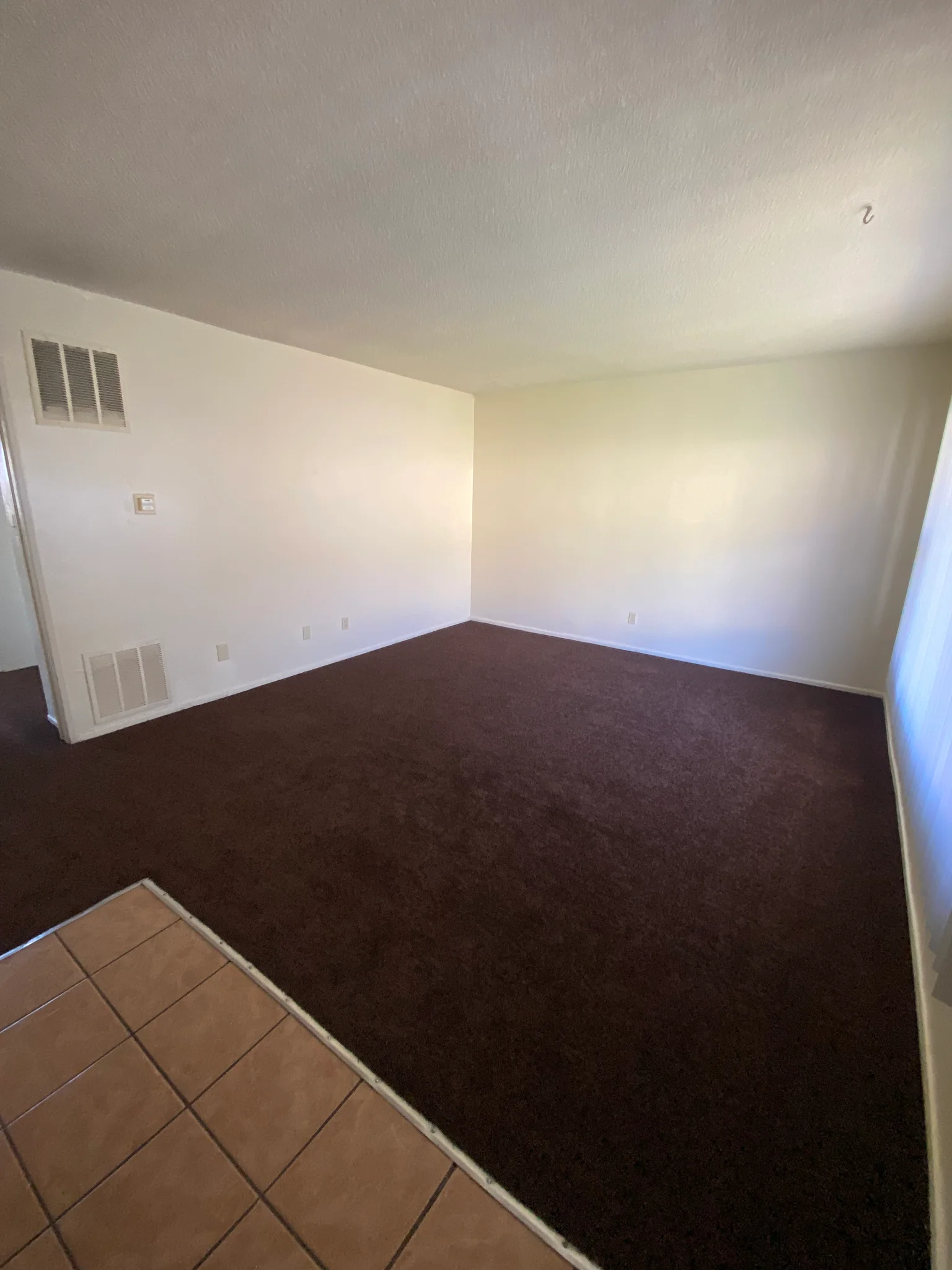 Inglewood Apartment: 921 N Inglewood Ave
