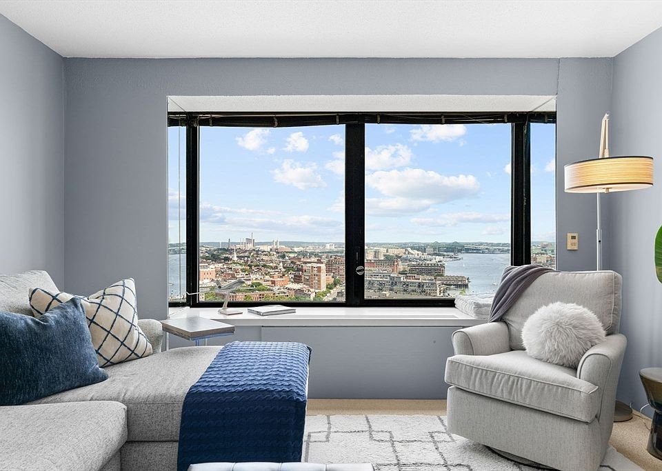boston Apartment: 85 E India Row