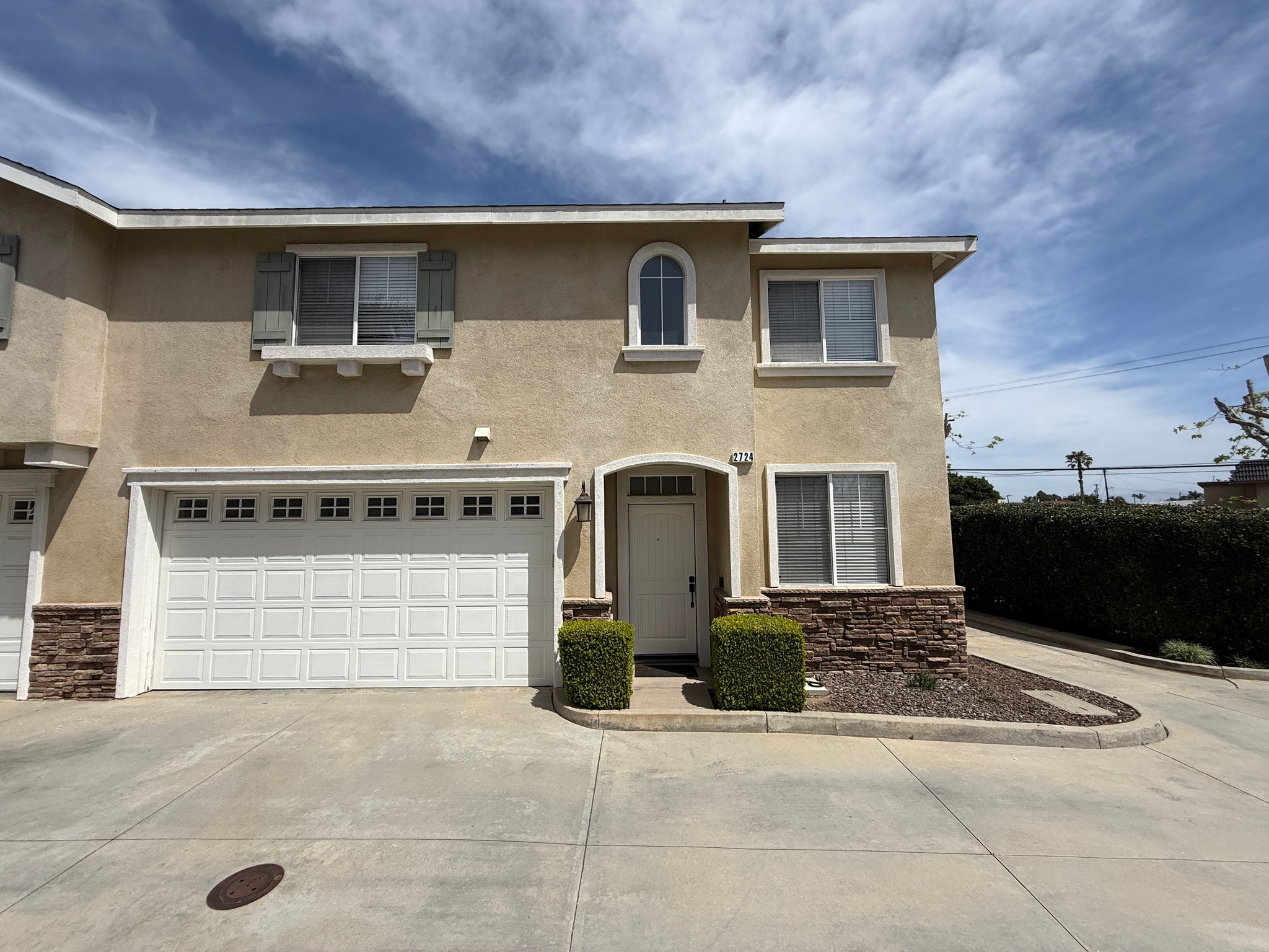 Huntington Beach Townhome: 2724 17th St