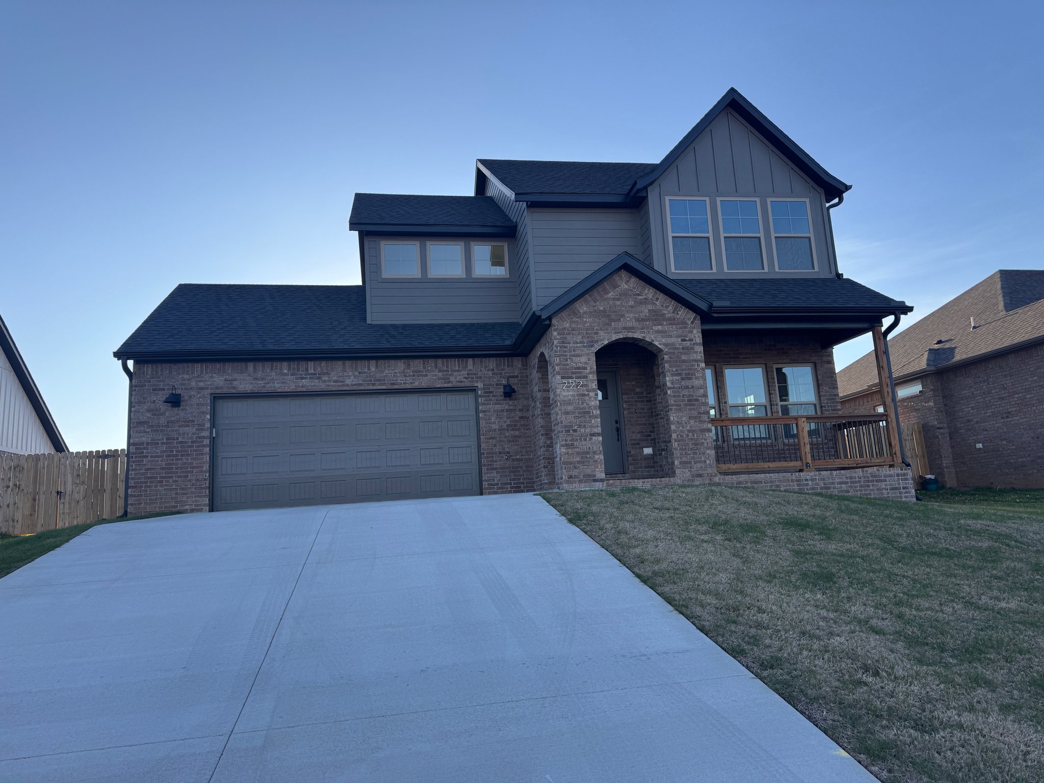 Prairie Grove House: 222 Nebo St