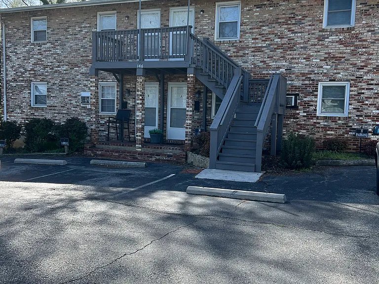 roanoke Apartment: 1416 Moorman Ave NW APT. D