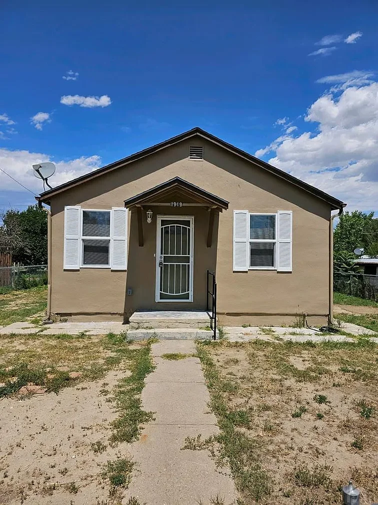 Pueblo House: 1919 E 12th St,