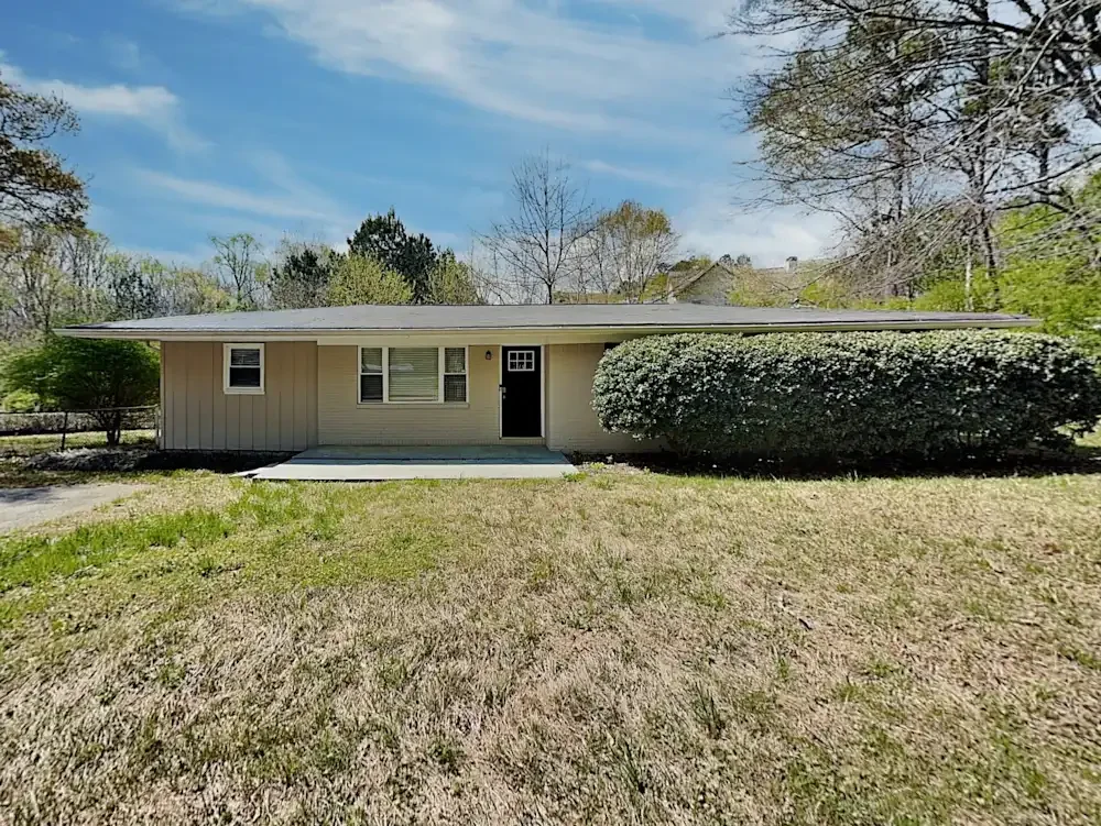 Mableton House: 5950 Community Rd Se