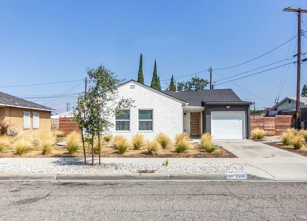 Compton House: 2201 W Reeve St