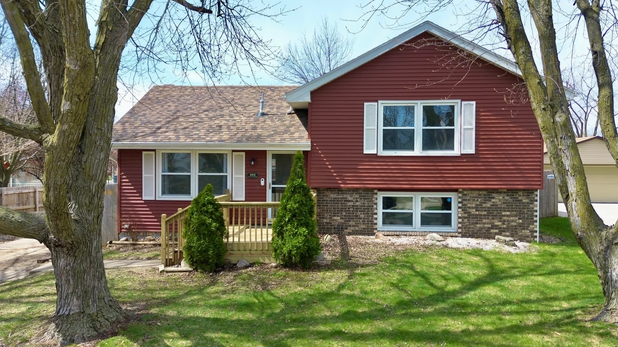 Altoona House: 202 11th Ave NW