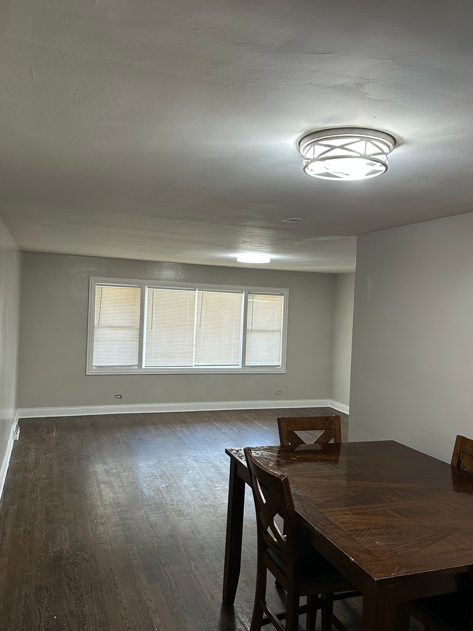 Chicago Apartment: 2623 W 79th St