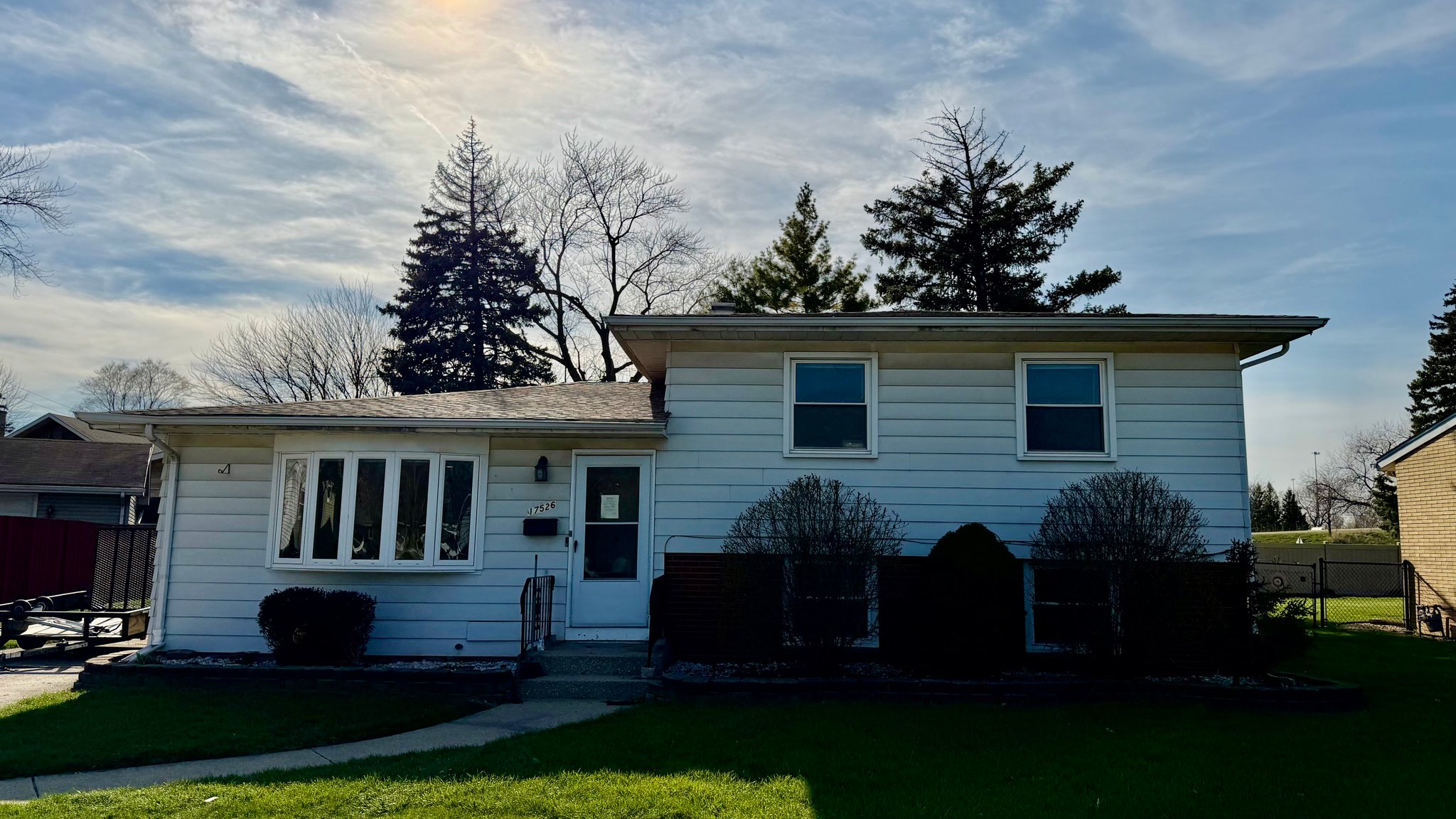 Lansing House: 17526 Shirley Dr