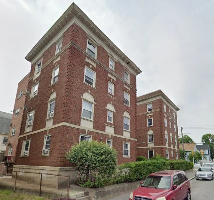 Lawrence Apartment: 198 Jackson St