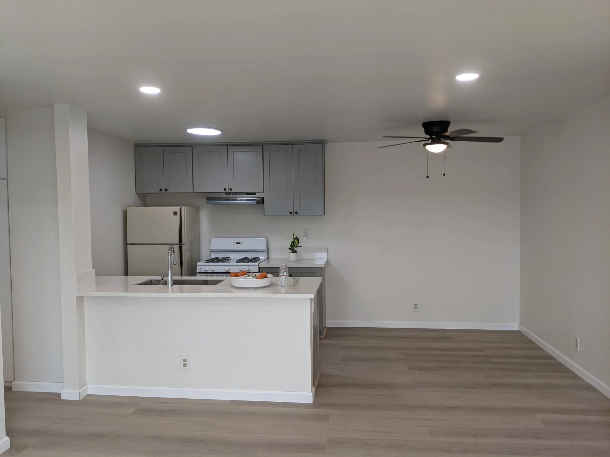 Lawndale Condo: 4727 W 147th St, Lawndale, CA 90260