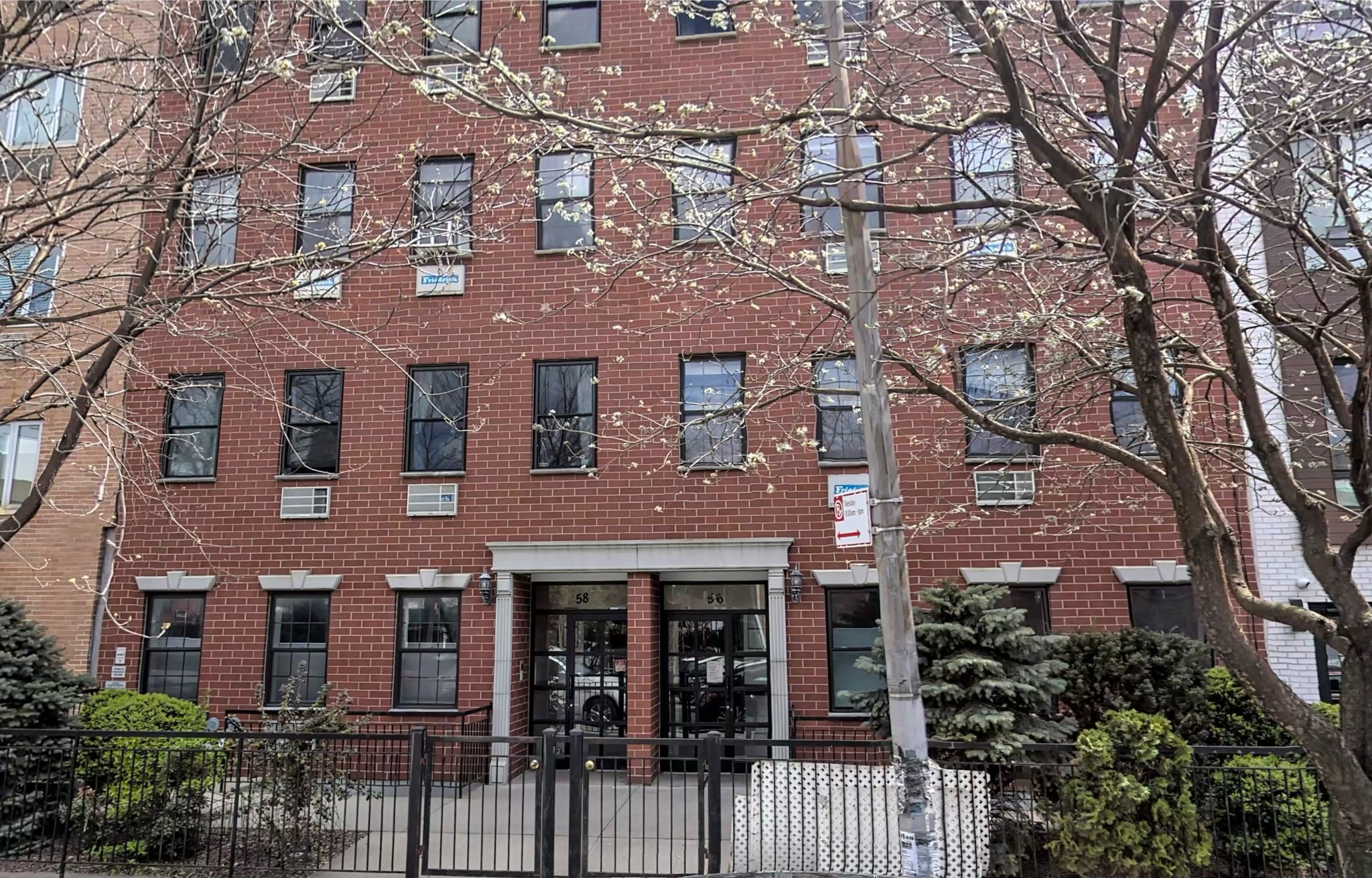 Brooklyn Apartment: 56 Monitor St