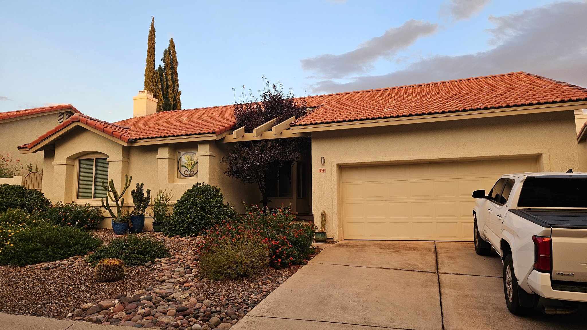 Tucson House: 5550 N Waterfield Dr