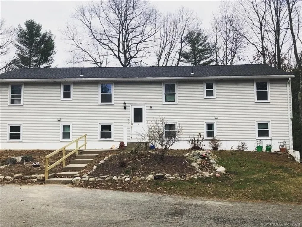 Burlington Apartment: 11 Foote rd