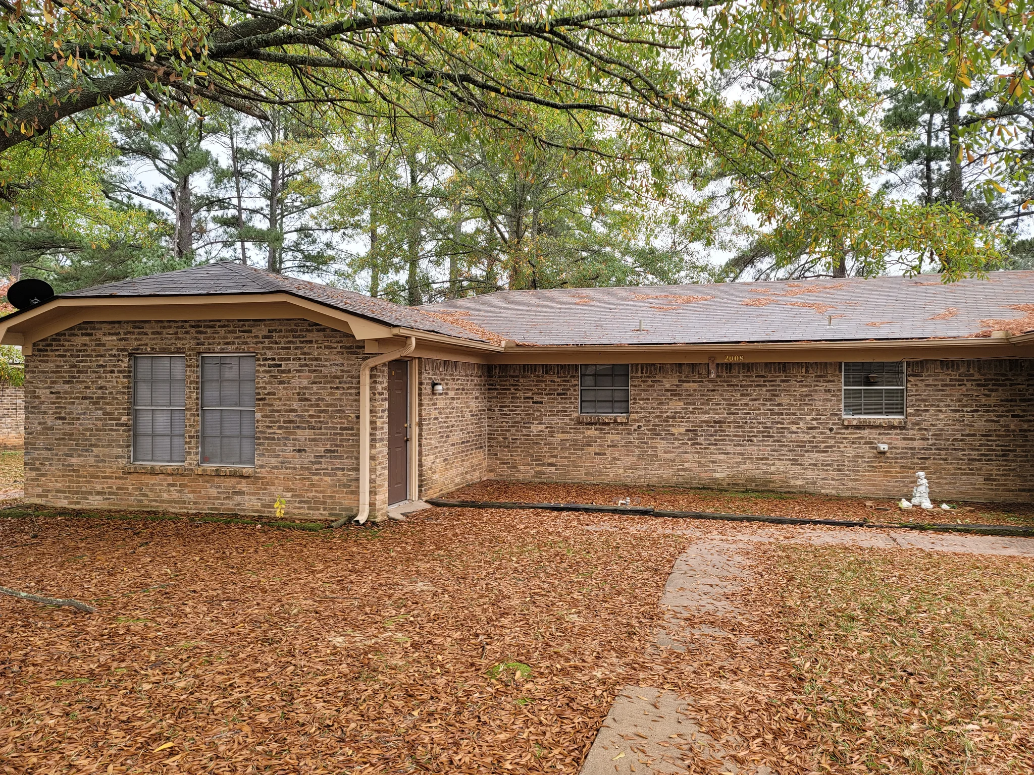 Longview Townhome: 2010 Secretariat Tr.