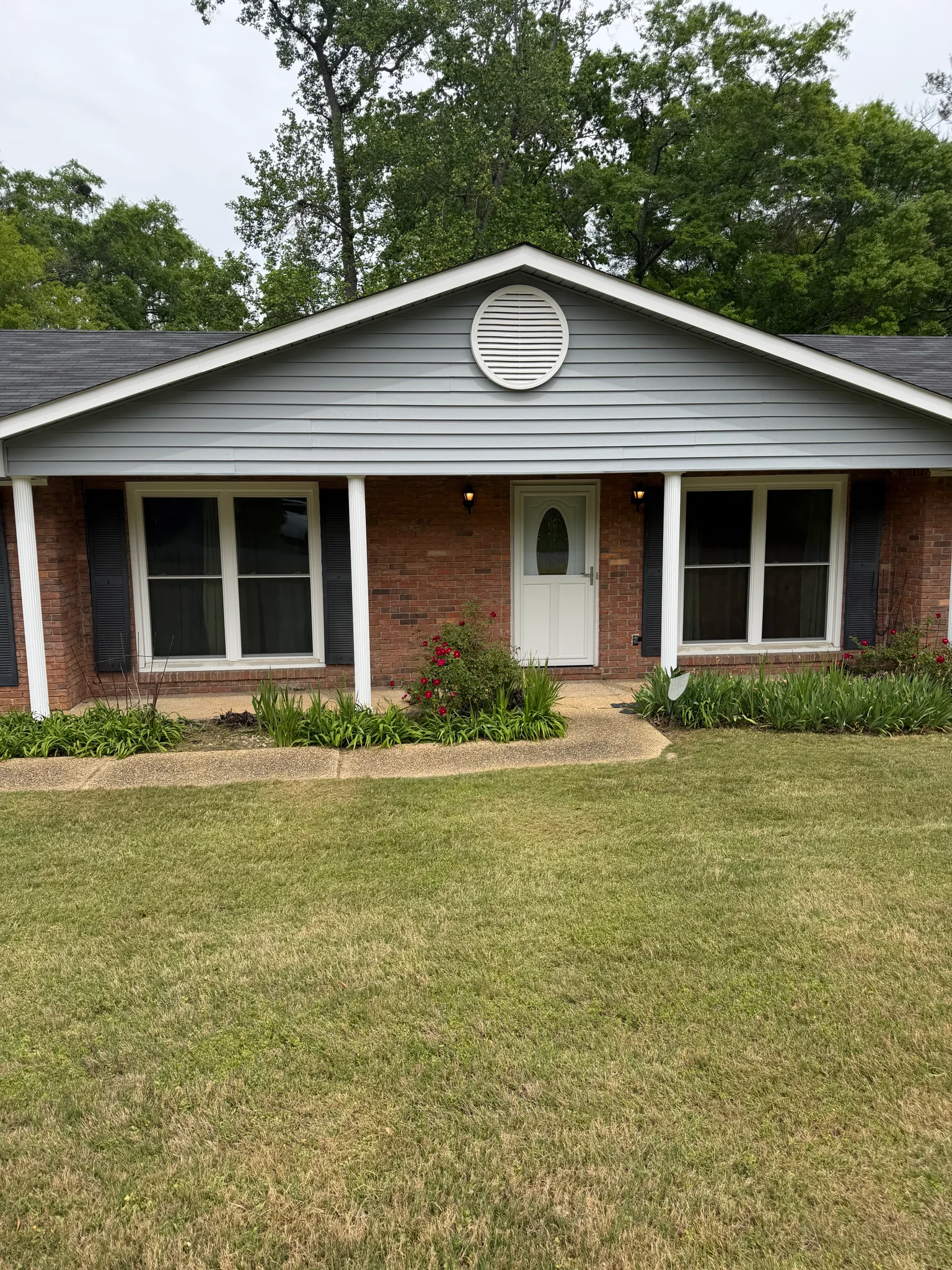 Columbus House: 3839 Hawaii Way