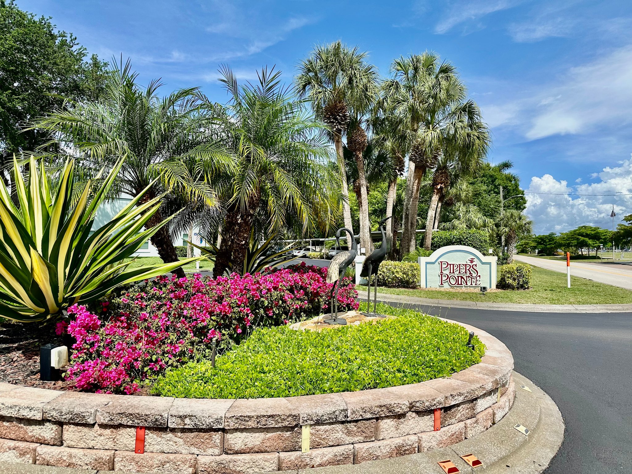 NAPLES Condo: 137 WADING BIRD CIR