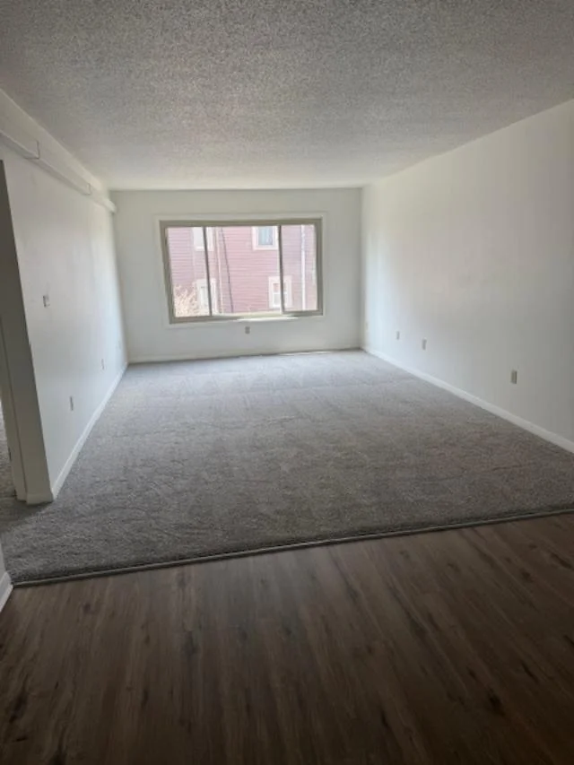 Marshalltown Apartment: 407 W Main St