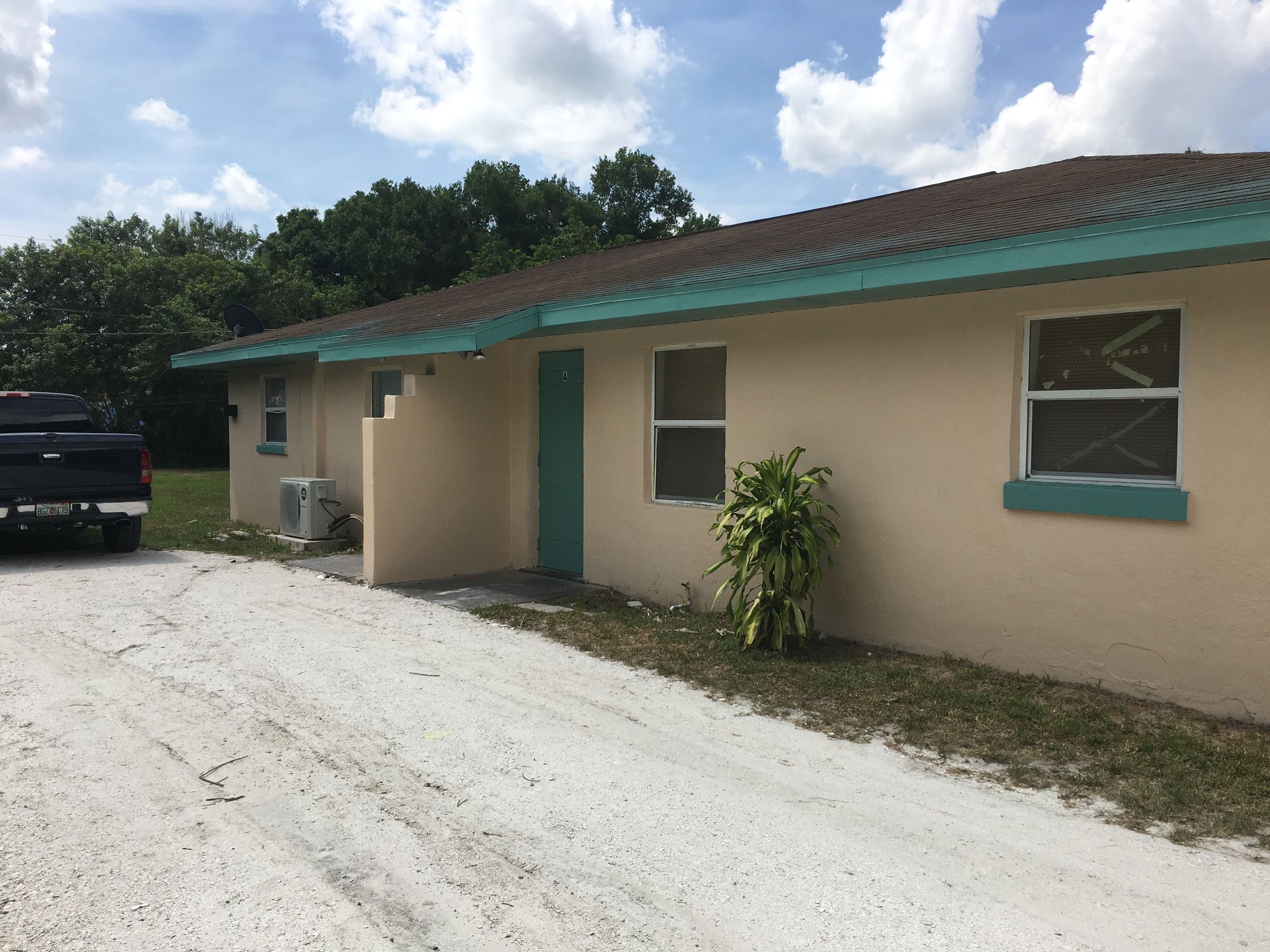 OKEECHOBEE Multiplex: 917 NW 11th Street