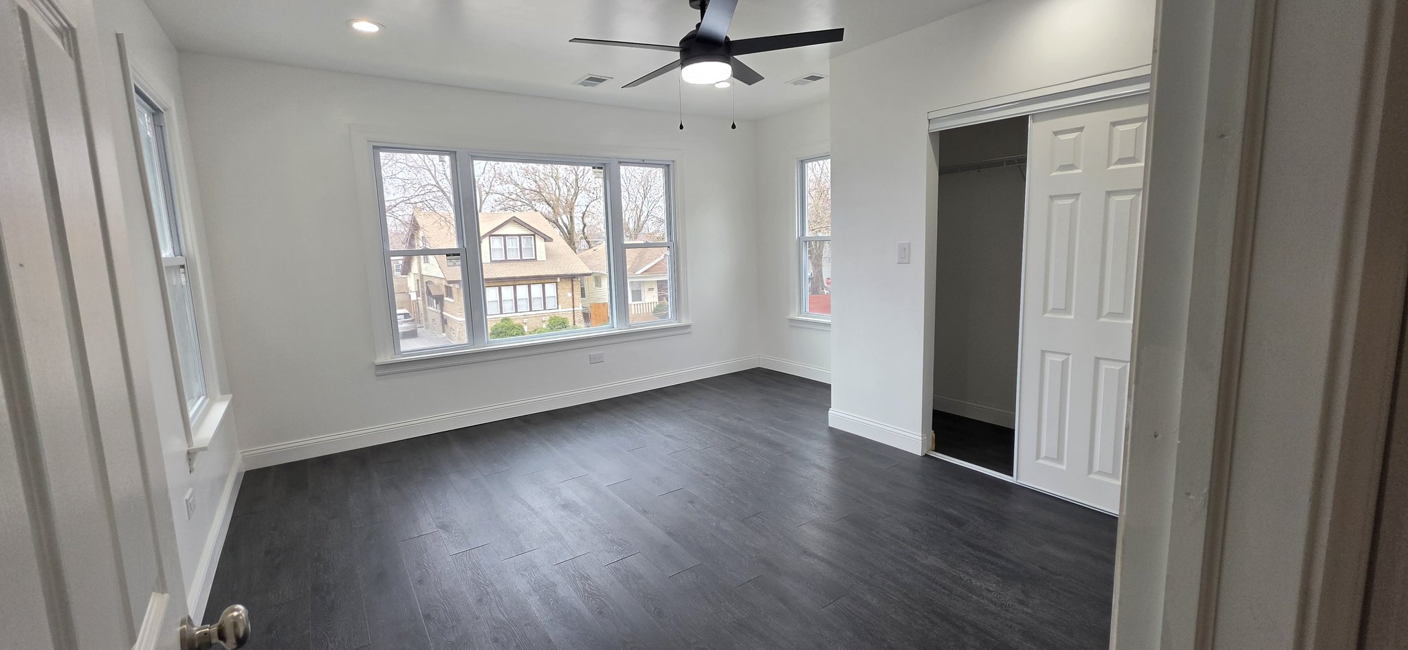 CHICAGO Apartment: 22 E 101st place