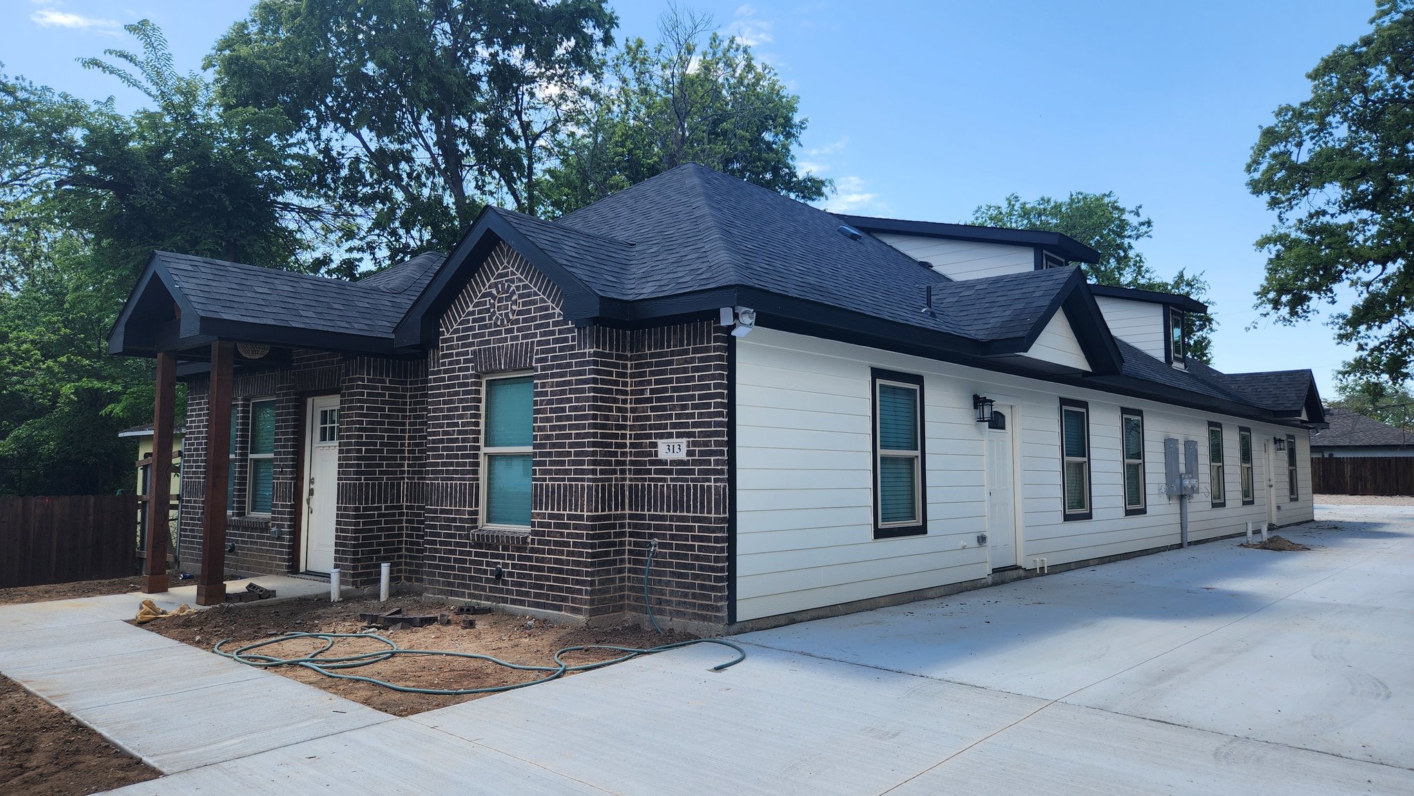 Fort Worth Multiplex: 313 Clarence St