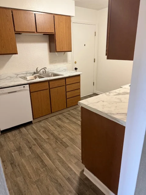 Marshalltown Apartment: 610 West Main St