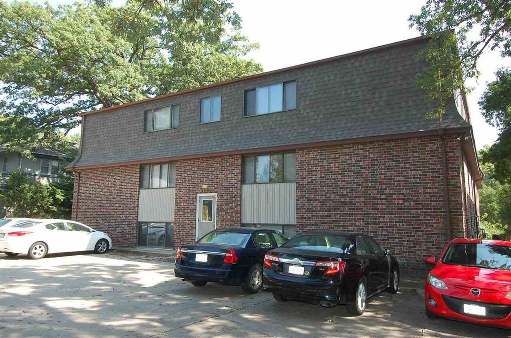 Iowa City House: 365 Ellis Ave