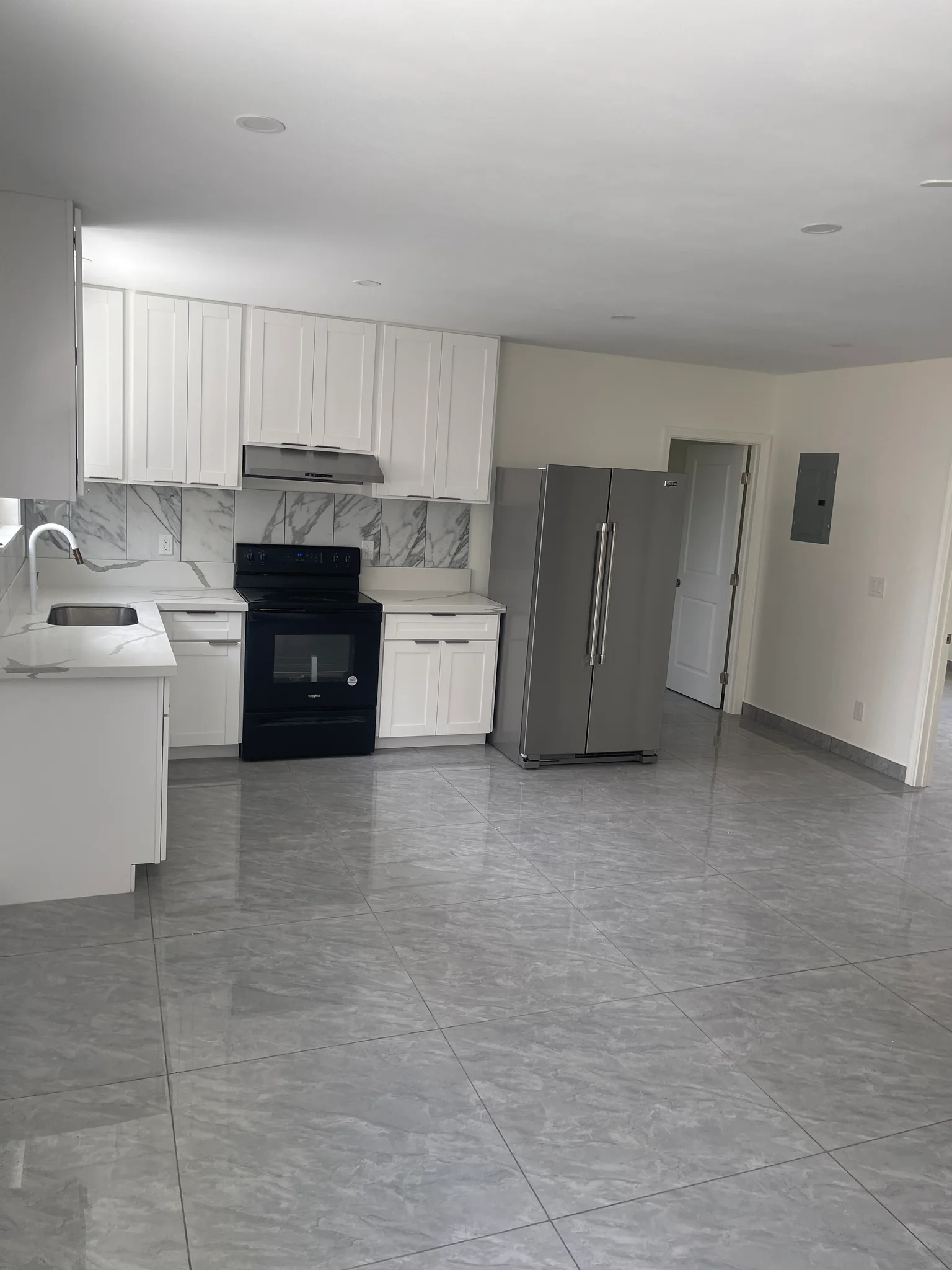 Honolulu Apartment: 918 8th Ave 4 bedroom