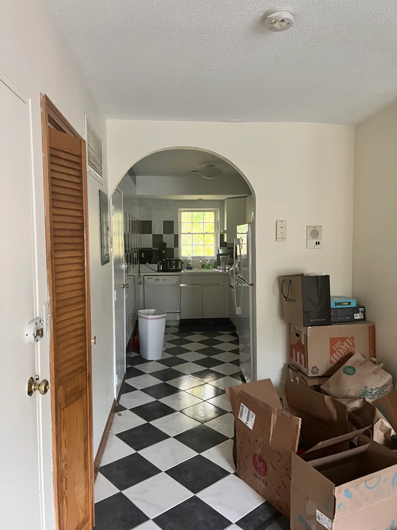 Brighton Condo: 125 Lake shore Rd