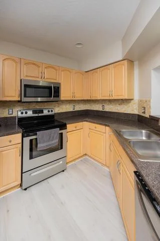 Boynton Beach Townhome: 50 Desford Lane