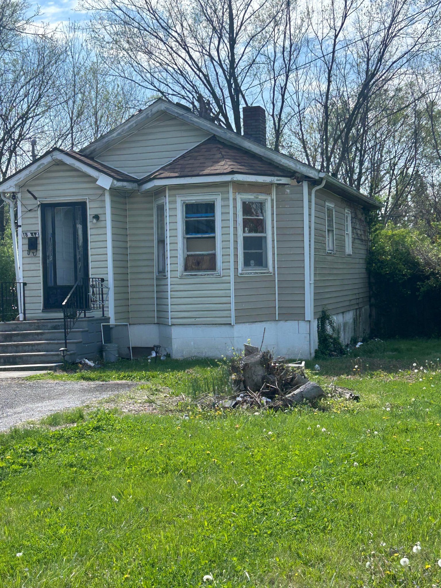 East Saint Louis House: 1847 N 56th St