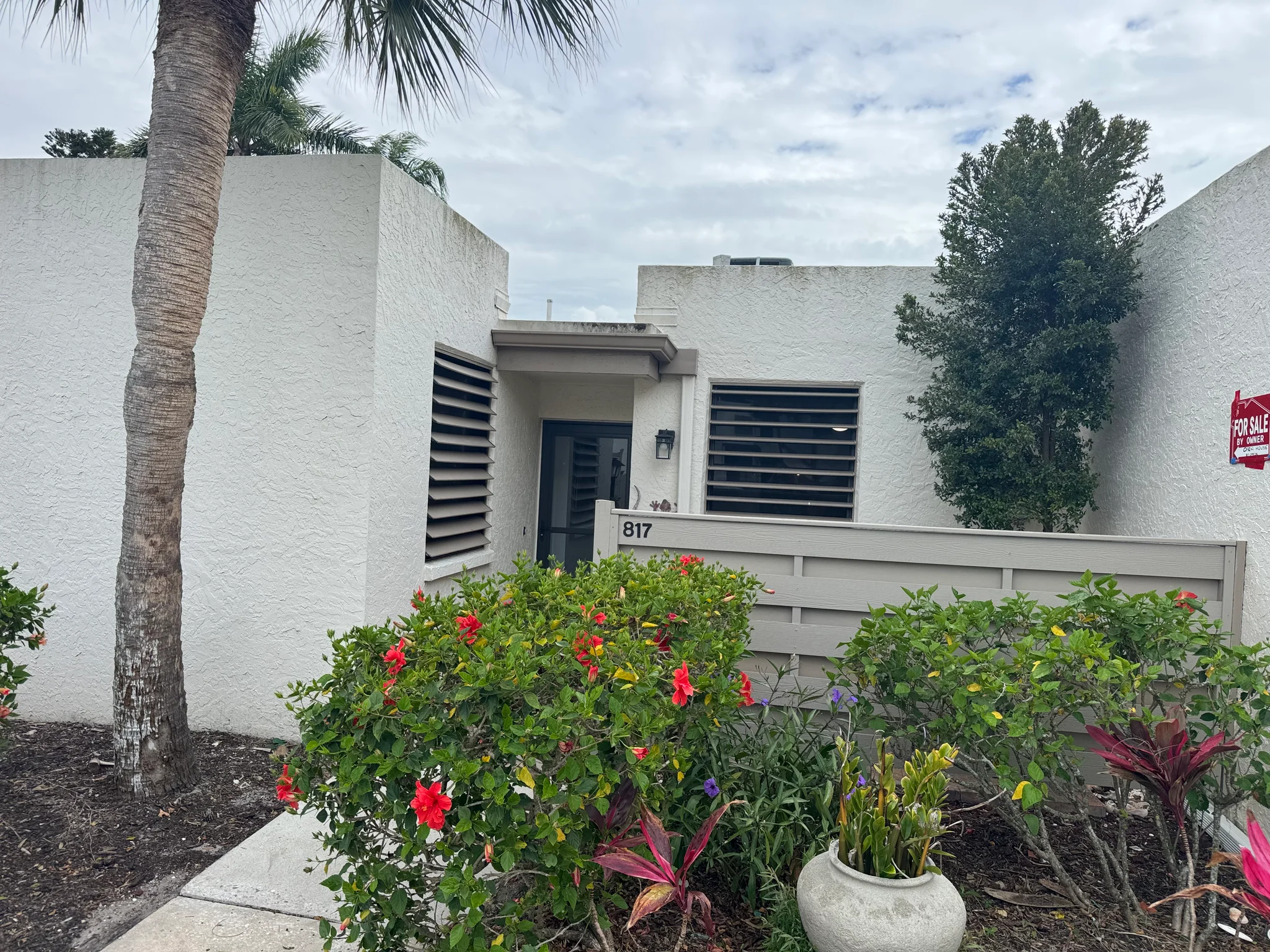 Bradenton Condo: 817 Oak Dr