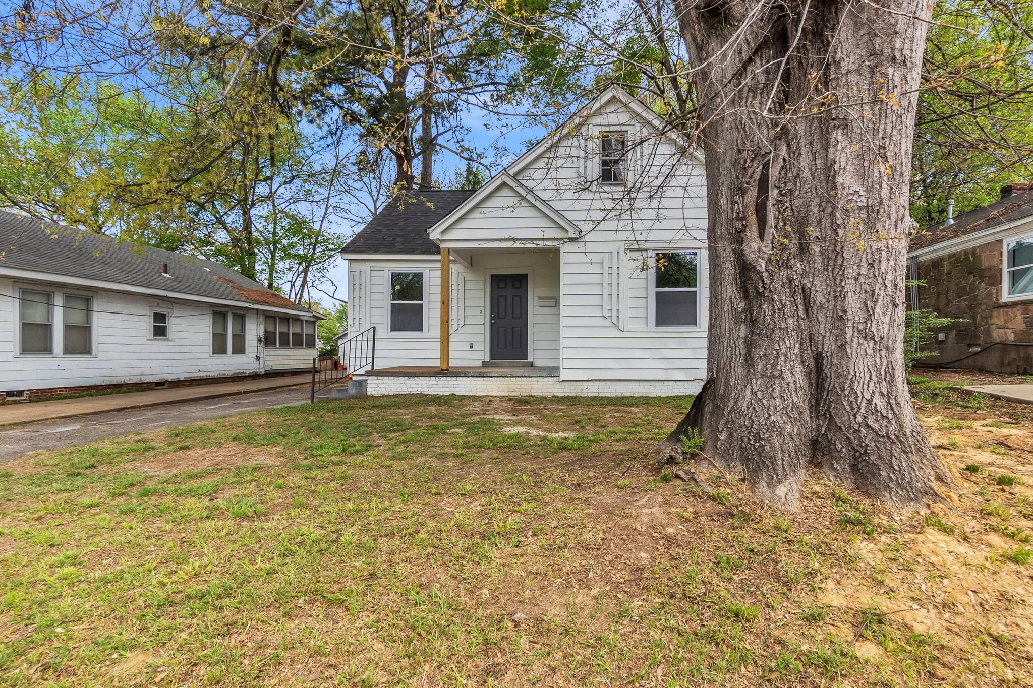 Memphis House: 3480 Vernon Ave