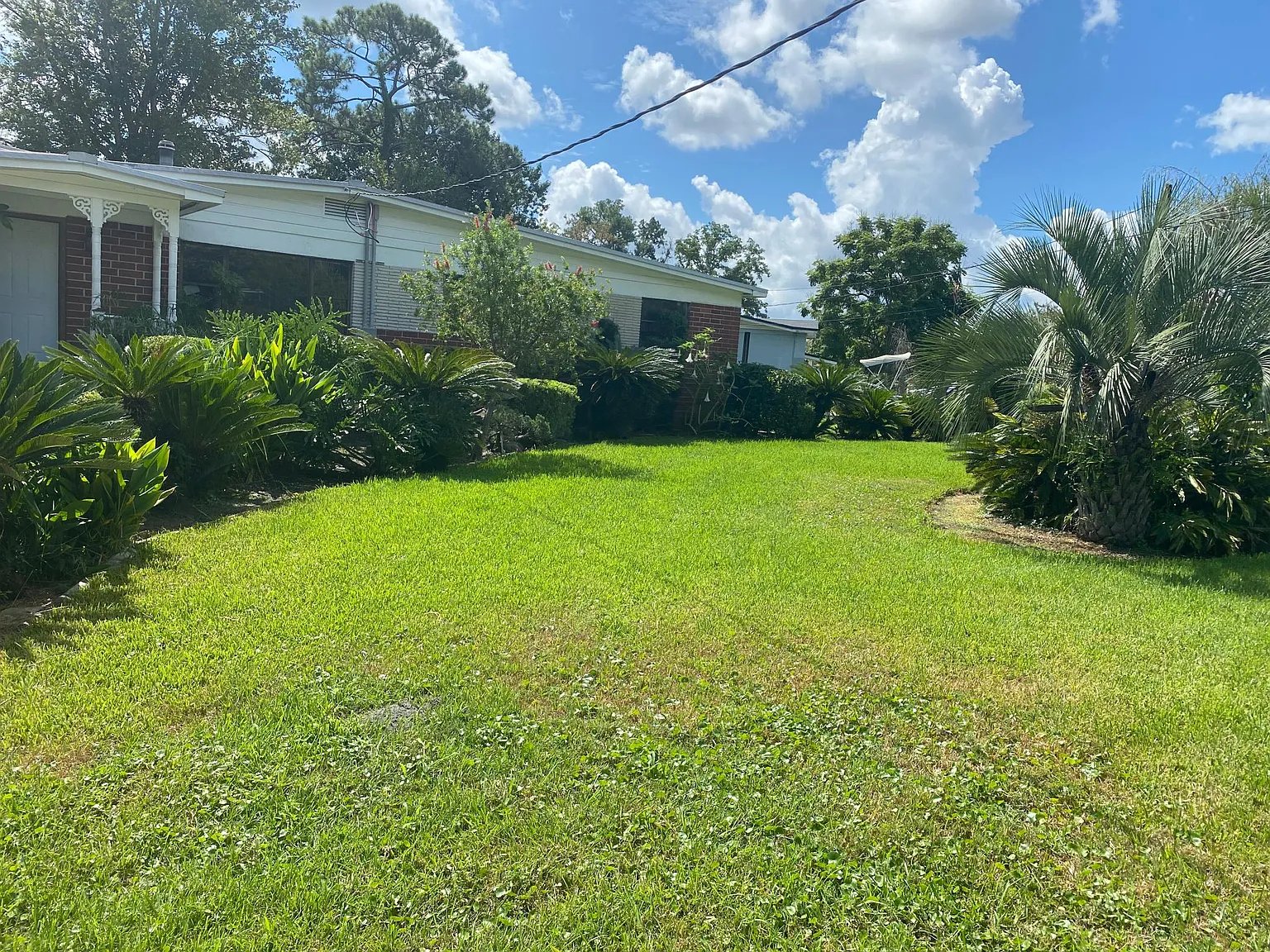 Jacksonville House: 2107 Lou Drive West