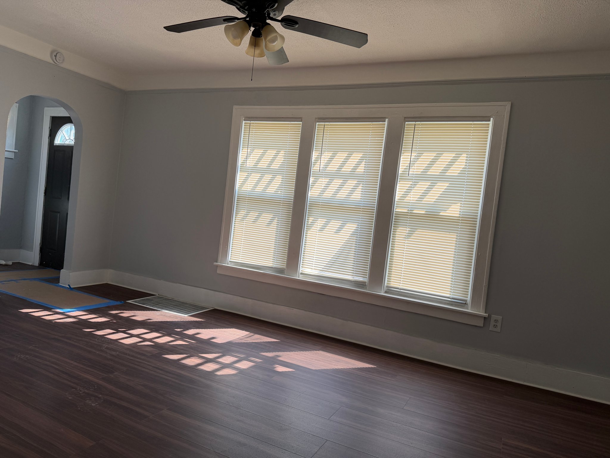 Pontiac House: 107 N Sanford Street