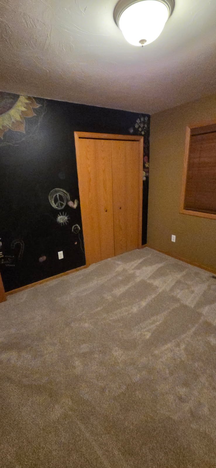 Shakopee House: 2006 Omega Dr